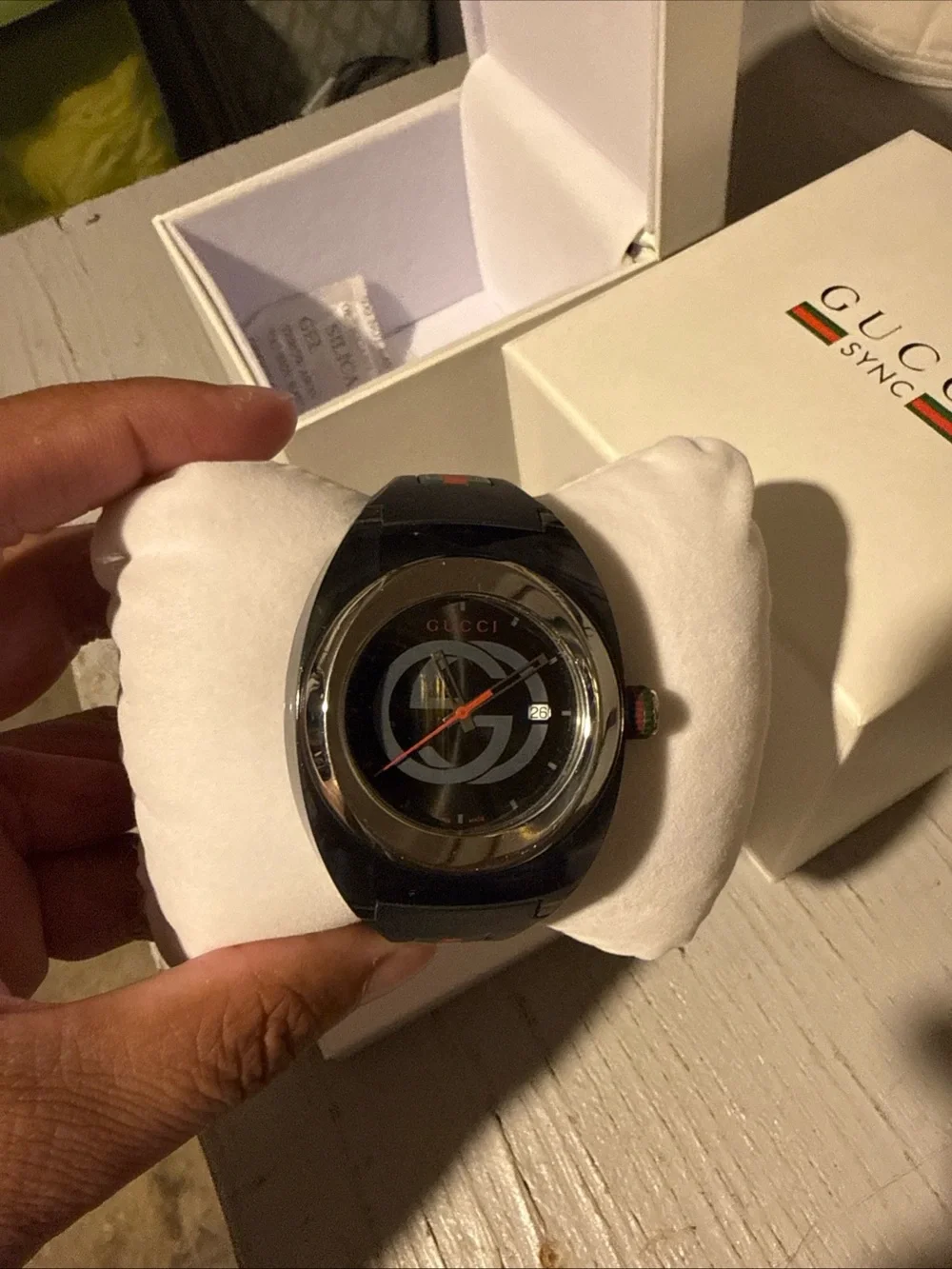 Gucci Black Watch with Red and Green Signature Stripe - Picture 3 of 7